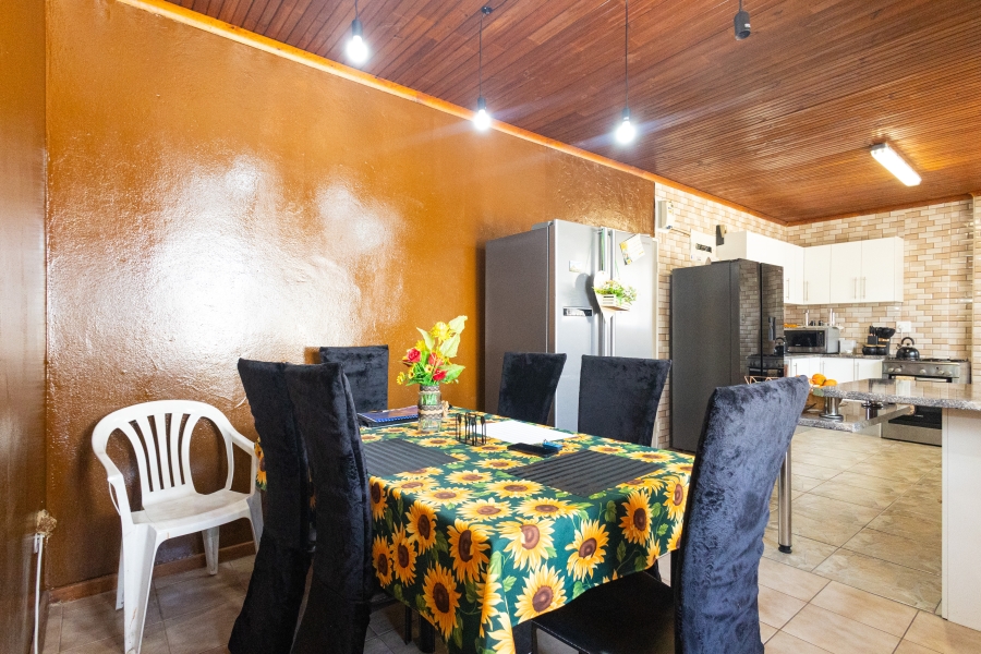 3 Bedroom Property for Sale in Peerless Park West Western Cape